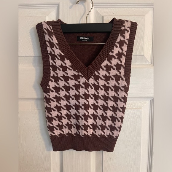 RSQ sweater vest from Tilly’s. Excellent condition - Picture 1 of 2